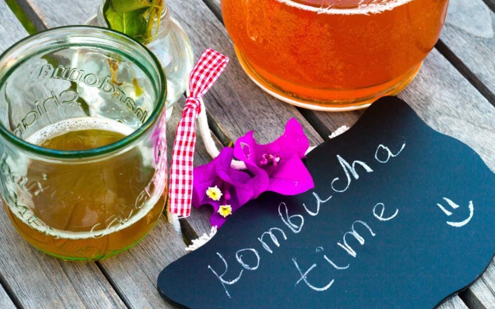 Top Benefits of Drinking Kombucha