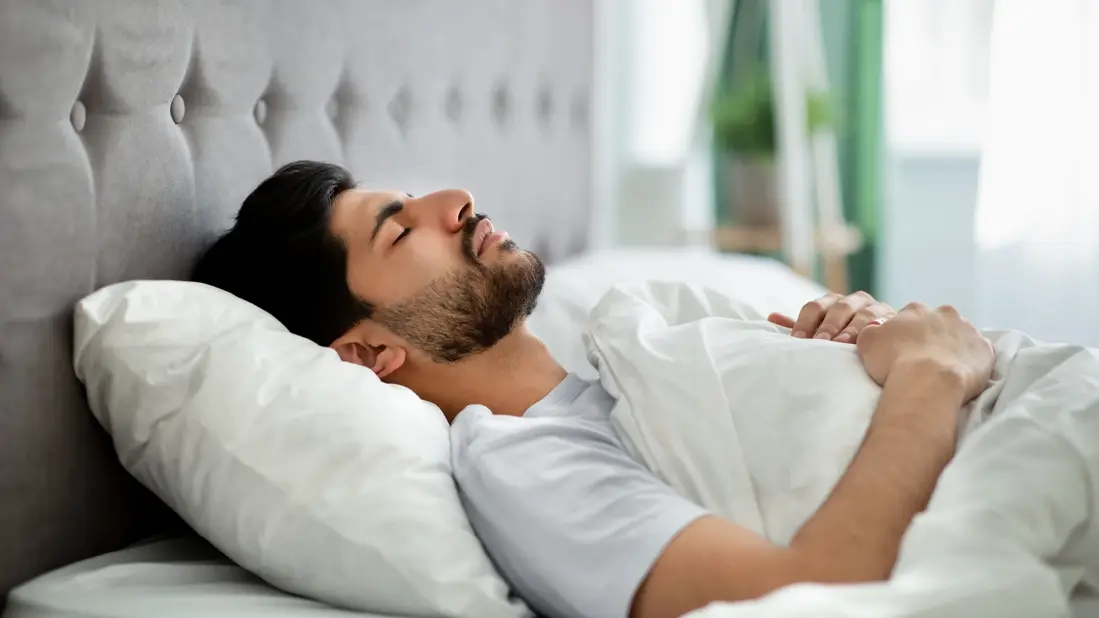 The Science of Sleep and Spine Health: How Proper Sleep Positions Reduce Chronic Pain