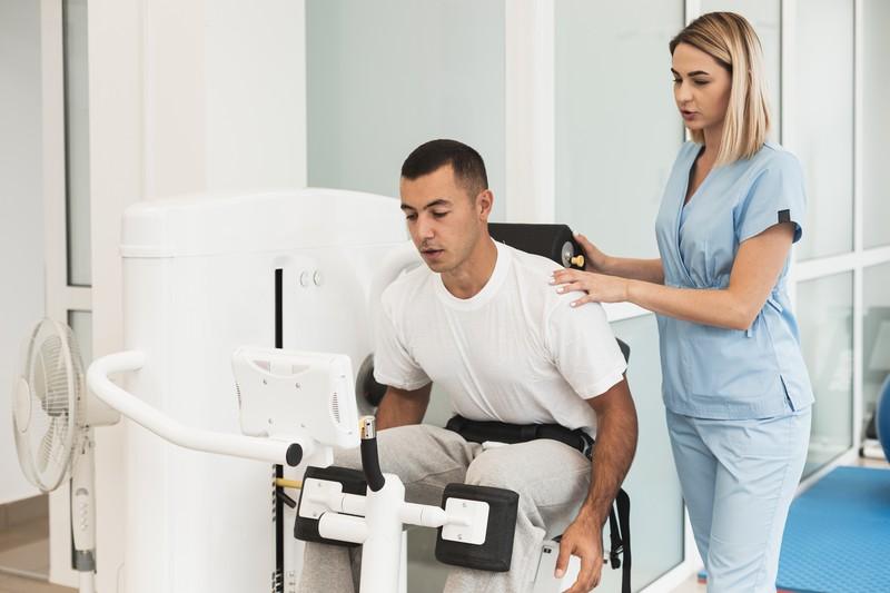 7 Reasons To Use Spinal Decompression For Back Pain