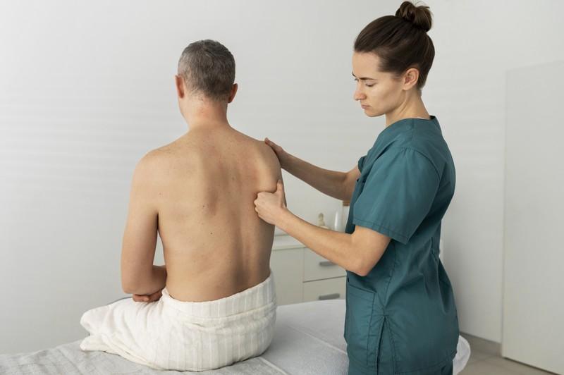 Have Pain? Go To a Chiropractor First!