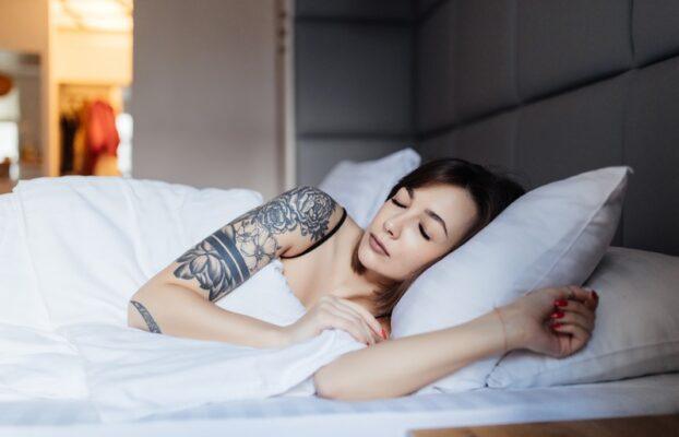 How Should You Sleep to Improve Your Posture?