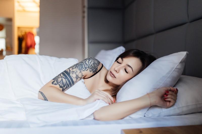 How Should You Sleep to Improve Your Posture?